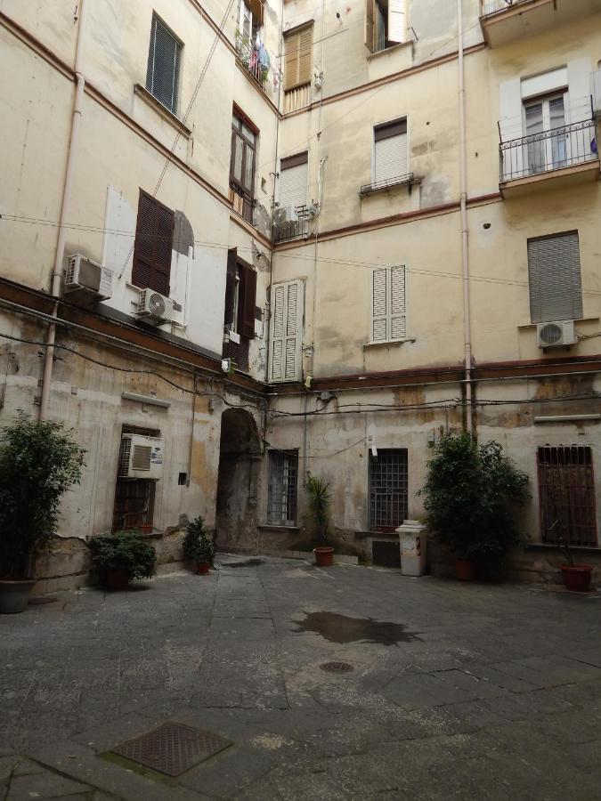 Domus Passpartenope, Napoli Esterno foto