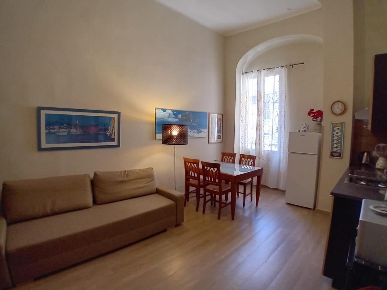 Domus Passpartenope, Napoli Esterno foto